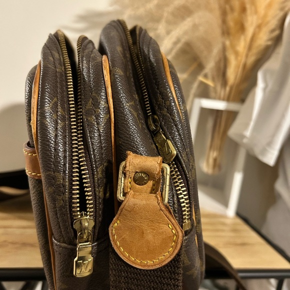 Louis Vuitton Dark Brown Monogram Messenger Bag - Picture 2 of 16